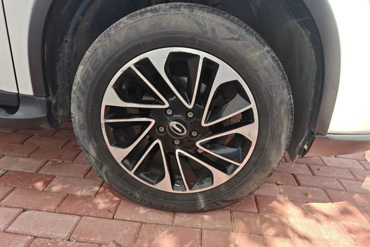 Used GAC Trumpchi GS4 2017 200T Manual Two-Wheel Drive Elite Edition Right Front Wheel Hub