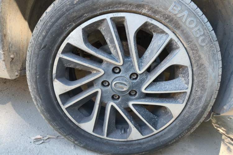 Used GAC Trumpchi GS4 2017 200T Manual Two-Wheel Drive Elite Edition Right Front Wheel Hub