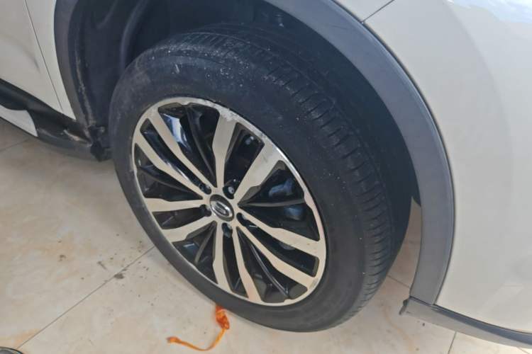 Used GAC Trumpchi GS4 2017 235T Automatic Two-Wheel Drive Luxury Smart Connectivity Version Right Front Wheel Hub