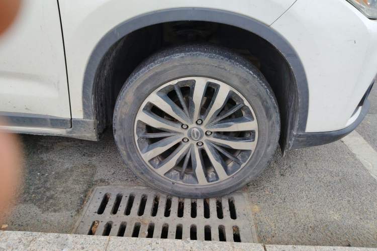 Used GAC Trumpchi GS4 2017 235T Automatic Two-Wheel Drive Luxury Smart Connectivity Version Right Front Wheel Hub