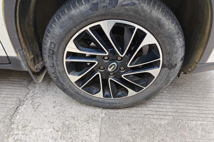 Used GAC Trumpchi GS4 2017 200T Manual Two-Wheel Drive Elite Edition Right Front Wheel Hub