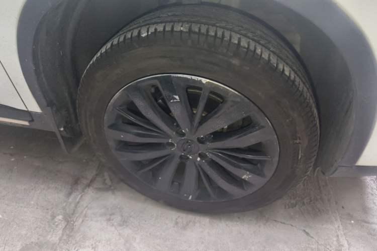 Used GAC Trumpchi GS4 2017 235T Automatic Two-Wheel Drive Luxury Smart Connectivity Version Right Front Wheel Hub
