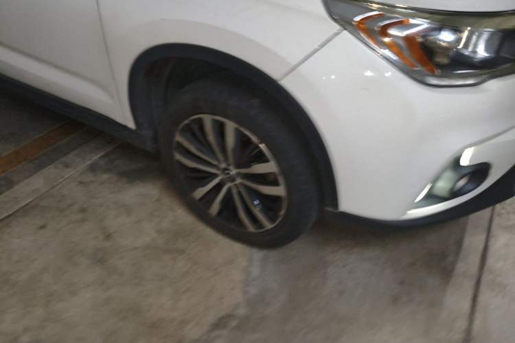 Used GAC Trumpchi GS4 2017 235T G-DCT Two-Wheel Drive Luxury Edition Right Front Wheel Hub