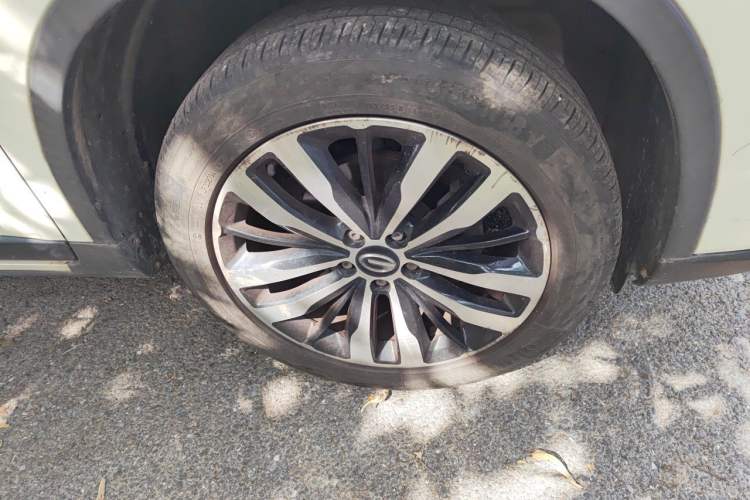 Used GAC Trumpchi GS4 2017 235T Manual Two-Wheel Drive Luxury Edition Right Front Wheel Hub