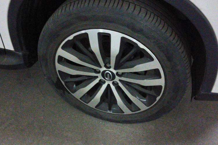 Used GAC Trumpchi GS4 2017 235T Manual Two-Wheel Drive Luxury Edition Right Front Wheel Hub