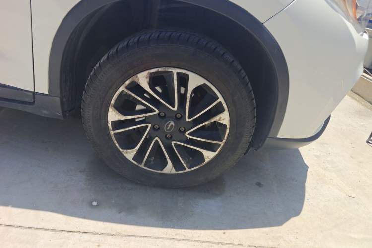 Used GAC Trumpchi GS4 2017 235T Automatic Two-Wheel Drive Elite Edition Right Front Wheel Hub