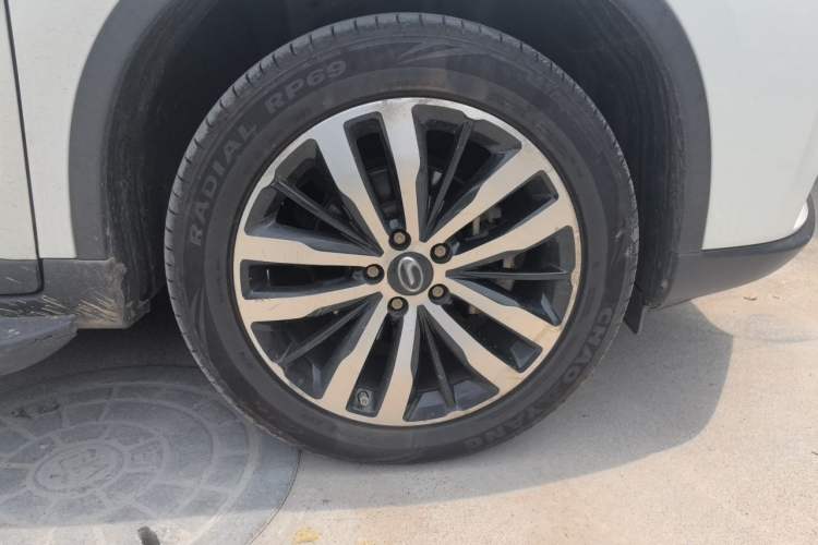 Used GAC Trumpchi GS4 2017 235T Automatic Two-Wheel Drive Luxury Smart Connectivity Version Right Front Wheel Hub