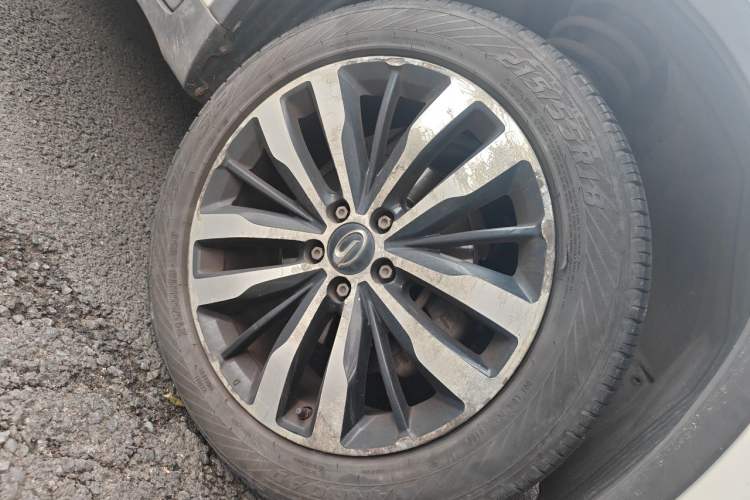Used GAC Trumpchi GS4 2017 235T Automatic Two-Wheel Drive Luxury Smart Connectivity Version Right Front Wheel Hub