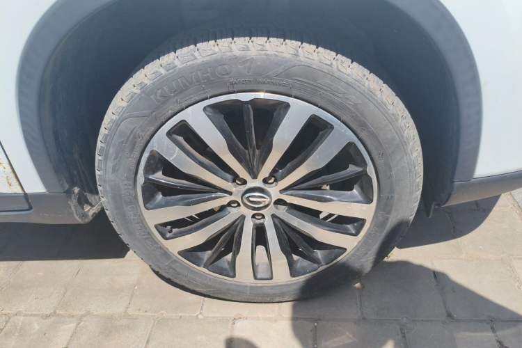 Used GAC Trumpchi GS4 2017 235T Manual Two-Wheel Drive Luxury Edition Right Front Wheel Hub