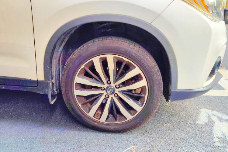 Used GAC Trumpchi GS4 2017 235T Automatic Two-Wheel Drive Luxury Smart Connectivity Version Right Front Wheel Hub
