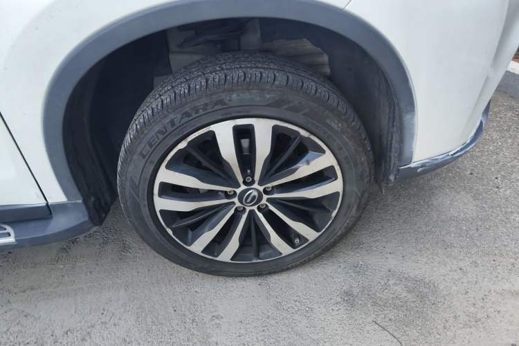 Used GAC Trumpchi GS4 2017 235T Automatic Two-Wheel Drive Luxury Smart Connectivity Version Right Front Wheel Hub