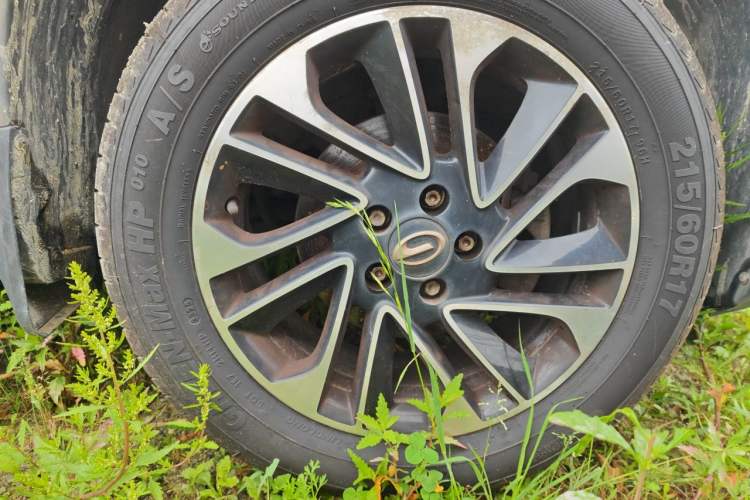 Used GAC Trumpchi GS4 2017 200T Manual Two-Wheel Drive Elite Edition Right Front Wheel Hub