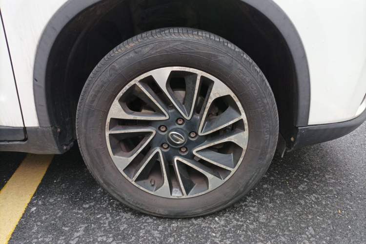 Used GAC Trumpchi GS4 2017 235T Automatic Two-Wheel Drive Elite Edition Right Front Wheel Hub
