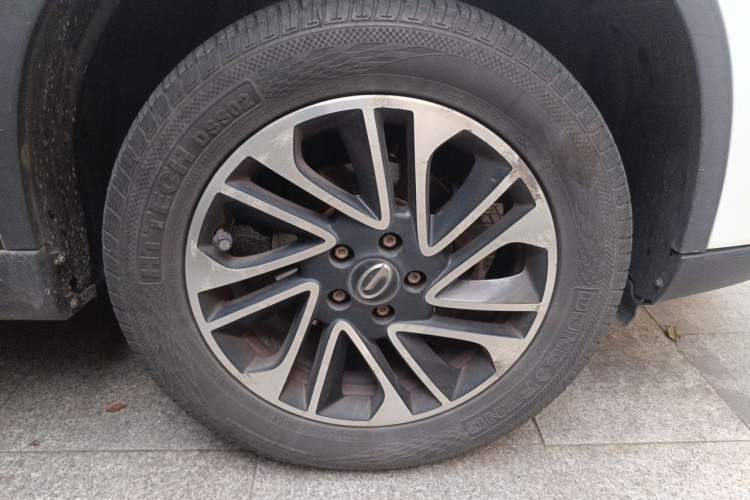 Used GAC Trumpchi GS4 2017 200T Manual Two-Wheel Drive Elite Edition Right Front Wheel Hub