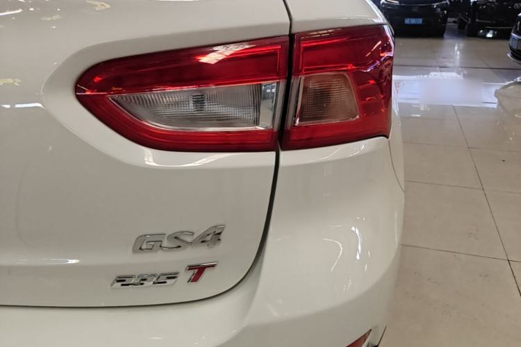 Used GAC Trumpchi GS4 2017 235T Automatic Two-Wheel Drive Luxury Smart Connectivity Version Right Rear Taillight