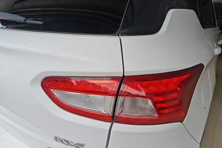 Used GAC Trumpchi GS4 2017 235T Automatic Two-Wheel Drive Luxury Smart Connectivity Version Right Rear Taillight