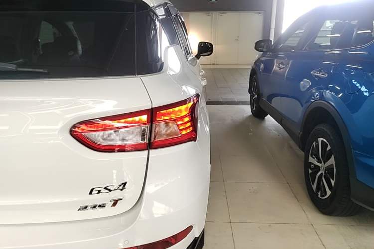 Used GAC Trumpchi GS4 2017 235T Automatic Two-Wheel Drive Luxury Smart Connectivity Version Right Rear Taillight