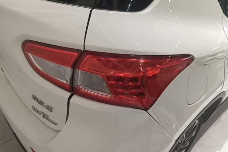 Used GAC Trumpchi GS4 2017 200T G-DCT Two-Wheel Drive Elite Edition Right Rear Taillight