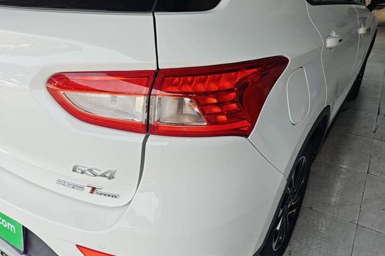 Used GAC Trumpchi GS4 2017 235T G-DCT Two-Wheel Drive Elite Edition Right Rear Taillight