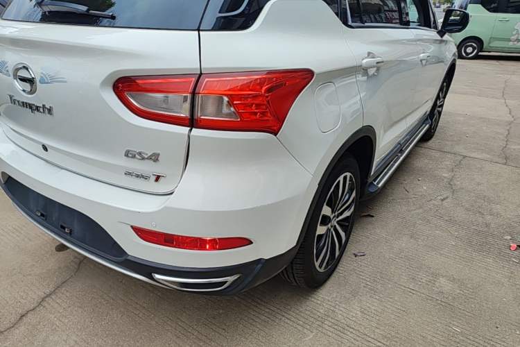 Used GAC Trumpchi GS4 2017 235T Automatic Two-Wheel Drive Luxury Smart Connectivity Version Right Rear Taillight