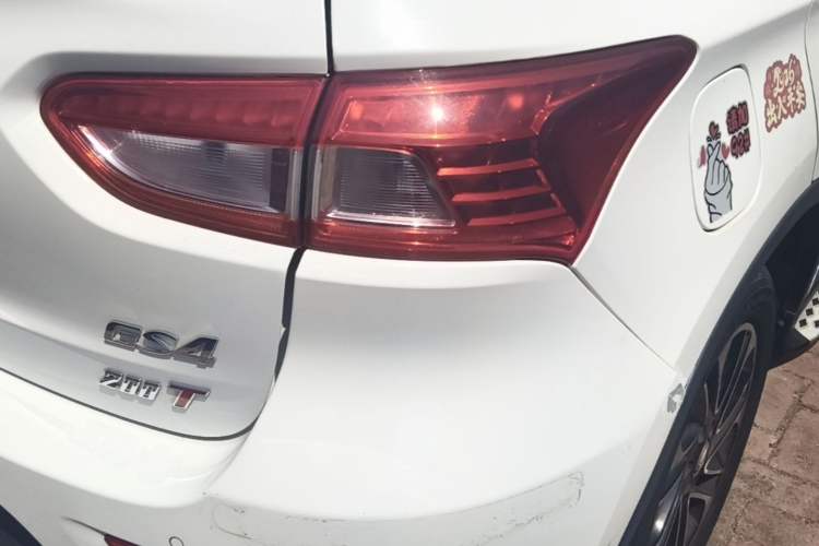 Used GAC Trumpchi GS4 2017 200T Manual Two-Wheel Drive Elite Edition Right Rear Taillight