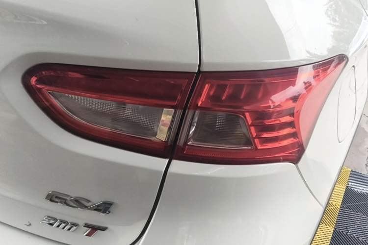 Used GAC Trumpchi GS4 2017 200T Manual Two-Wheel Drive Comfort Edition Right Rear Taillight