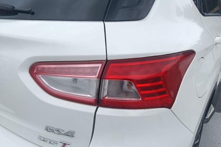 Used GAC Trumpchi GS4 2017 235T Manual Two-Wheel Drive Luxury Edition Right Rear Taillight