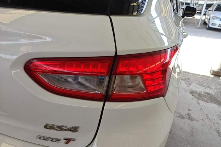 Used GAC Trumpchi GS4 2017 235T Automatic Two-Wheel Drive Luxury Smart Connectivity Version Right Rear Taillight