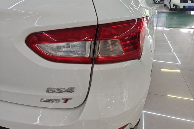 Used GAC Trumpchi GS4 2017 235T Automatic Two-Wheel Drive Luxury Smart Connectivity Version Right Rear Taillight
