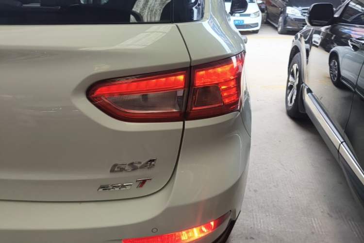 Used GAC Trumpchi GS4 2017 235T Automatic Two-Wheel Drive Elite Edition Right Rear Taillight