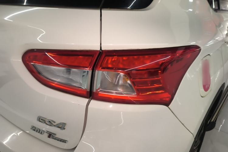 Used GAC Trumpchi GS4 2017 200T G-DCT Two-Wheel Drive Elite Edition Right Rear Taillight