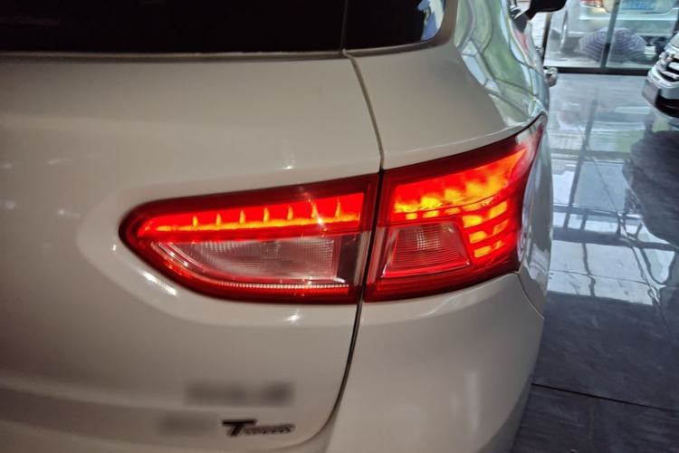Used GAC Trumpchi GS4 2017 200T G-DCT Two-Wheel Drive Comfort Edition Right Rear Taillight