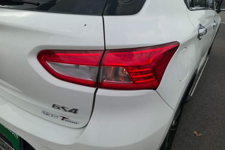 Used GAC Trumpchi GS4 2017 235T Automatic Two-Wheel Drive Elite Edition Right Rear Taillight