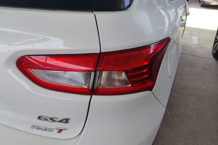 Used GAC Trumpchi GS4 2017 235T Automatic Two-Wheel Drive Elite Edition Right Rear Taillight