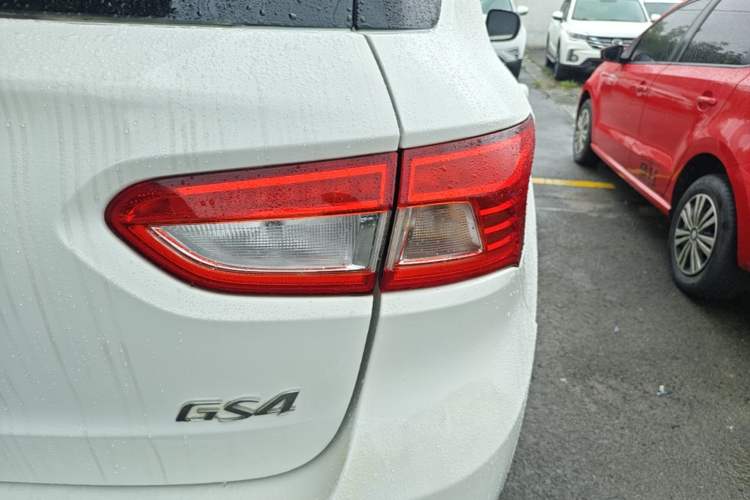 Used GAC Trumpchi GS4 2017 200T Manual Two-Wheel Drive Elite Edition Right Rear Taillight