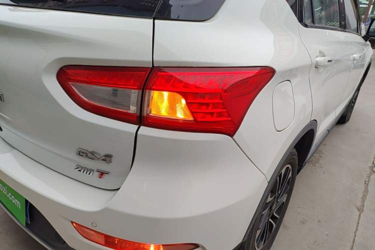 Used GAC Trumpchi GS4 2017 200T Manual Two-Wheel Drive Elite Edition Right Rear Taillight