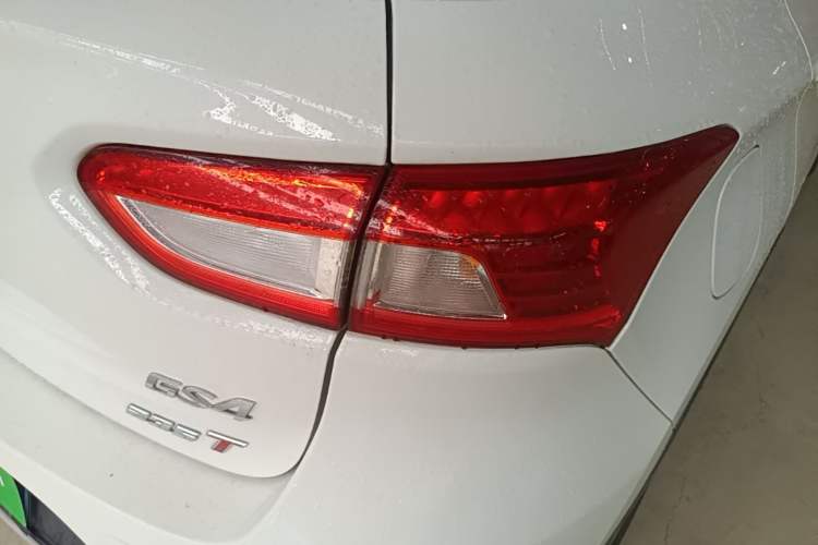 Used GAC Trumpchi GS4 2017 235T Automatic Two-Wheel Drive Luxury Smart Connectivity Version Right Rear Taillight