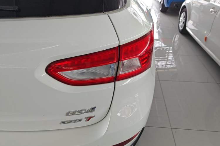 Used GAC Trumpchi GS4 2017 235T Automatic Two-Wheel Drive Elite Edition Right Rear Taillight