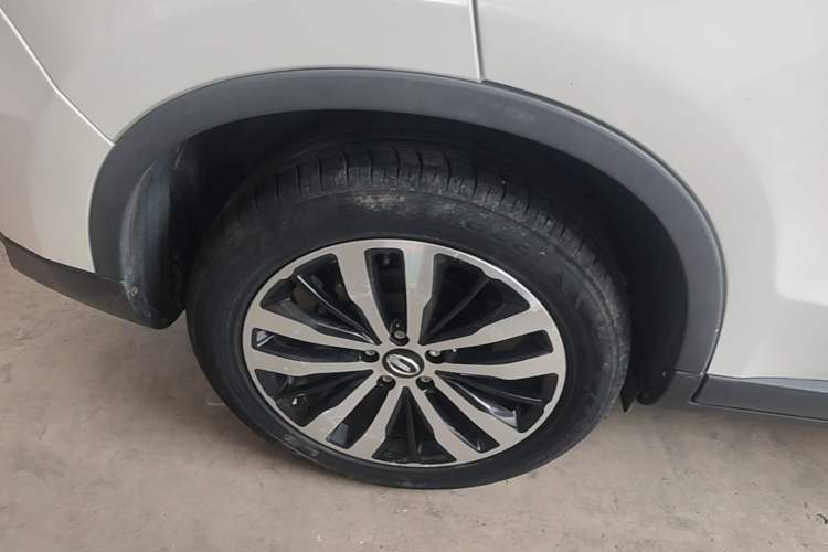 Used GAC Trumpchi GS4 2017 235T Automatic Two-Wheel Drive Luxury Smart Connectivity Version Right Rear Wheel Hub