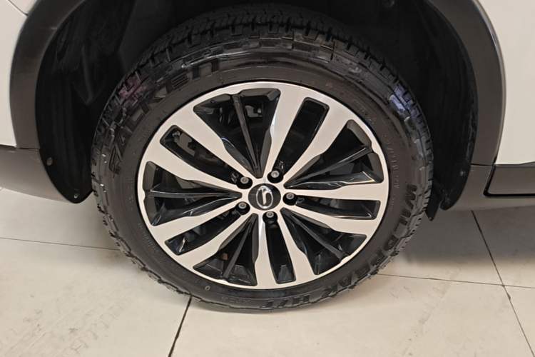 Used GAC Trumpchi GS4 2017 235T Automatic Two-Wheel Drive Luxury Smart Connectivity Version Right Rear Wheel Hub
