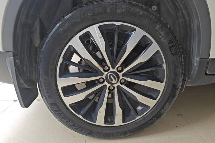 Used GAC Trumpchi GS4 2017 235T Automatic Two-Wheel Drive Luxury Smart Connectivity Version Right Rear Wheel Hub