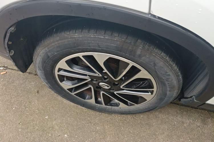 Used GAC Trumpchi GS4 2017 200T G-DCT Two-Wheel Drive Elite Edition Right Rear Wheel Hub