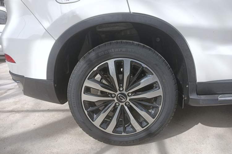 Used GAC Trumpchi GS4 2017 235T Automatic Two-Wheel Drive Luxury Smart Connectivity Version Right Rear Wheel Hub