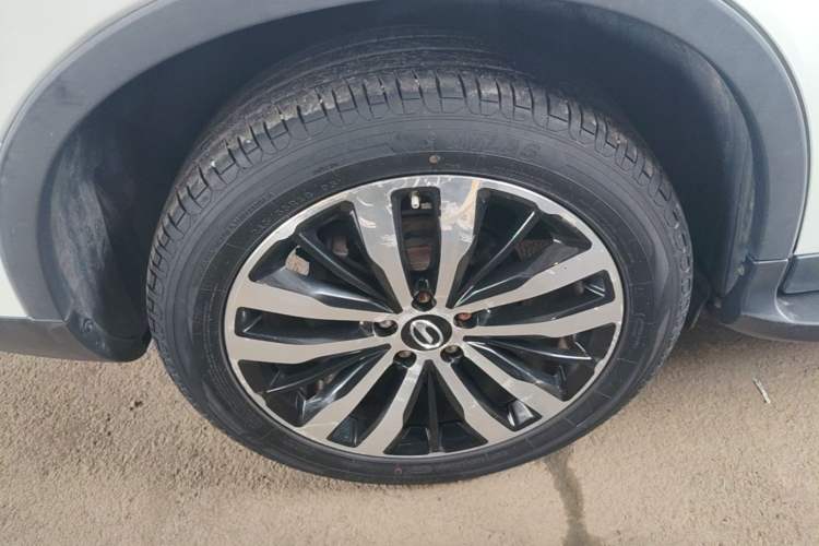 Used GAC Trumpchi GS4 2017 235T Automatic Two-Wheel Drive Luxury Smart Connectivity Version Right Rear Wheel Hub