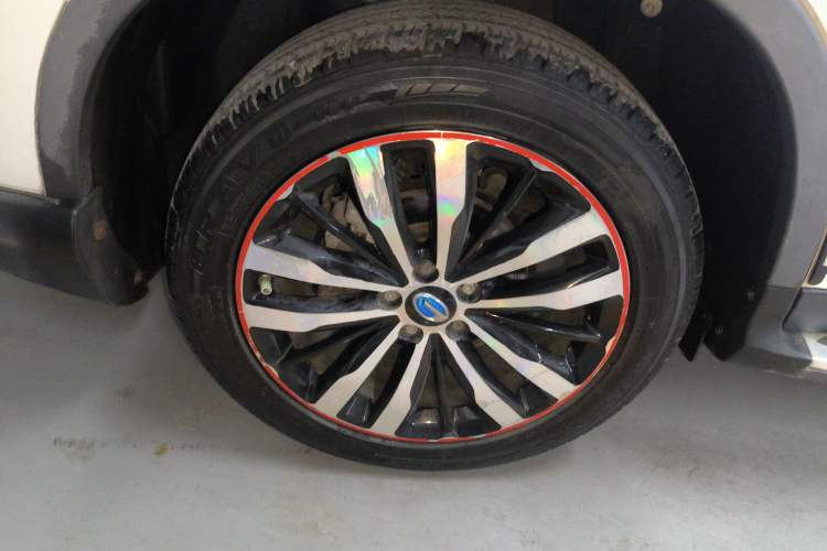Used GAC Trumpchi GS4 2017 235T Automatic Two-Wheel Drive Luxury Smart Connectivity Version Right Rear Wheel Hub