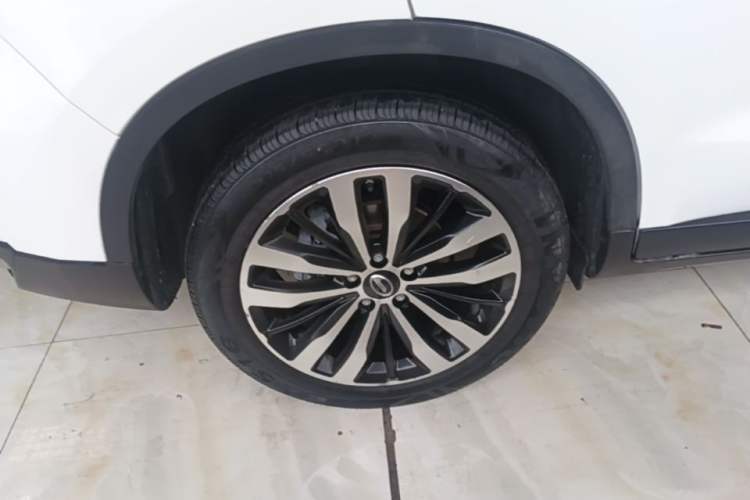 Used GAC Trumpchi GS4 2017 235T Automatic Two-Wheel Drive Luxury Smart Connectivity Version Right Rear Wheel Hub