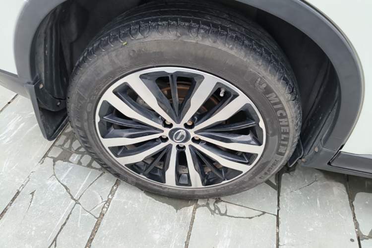 Used GAC Trumpchi GS4 2017 235T Automatic Two-Wheel Drive Luxury Smart Connectivity Version Right Rear Wheel Hub