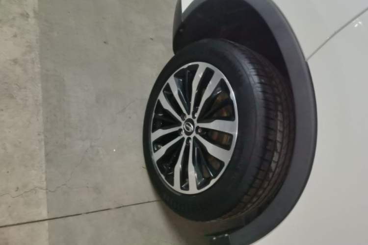 Used GAC Trumpchi GS4 2017 235T Automatic Two-Wheel Drive Luxury Smart Connectivity Version Right Rear Wheel Hub