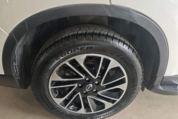 Used GAC Trumpchi GS4 2017 235T G-DCT Two-Wheel Drive Elite Edition Right Rear Wheel Hub