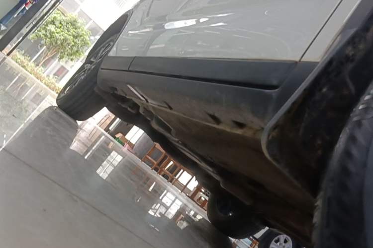 Used GAC Trumpchi GS4 2017 235T G-DCT Two-Wheel Drive Elite Edition Right Side Sill